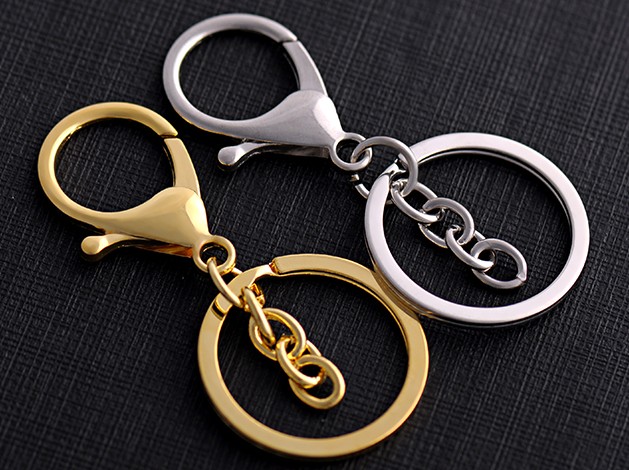 Classic simplicity alloy keychain